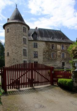 Saint-Vitte-sur-Briance : château de Curzac (15è siècle)
