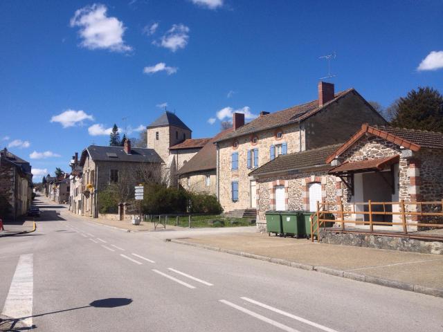 Linards, son ancienne gare, sa rue principale et son église.