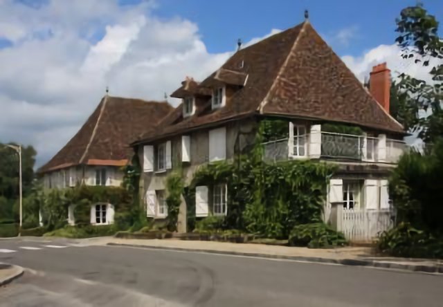 Magnac-Bourg : belles maisons de style
