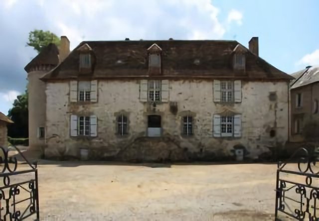 Magnac-Bourg : château du Bourg 18è siècle