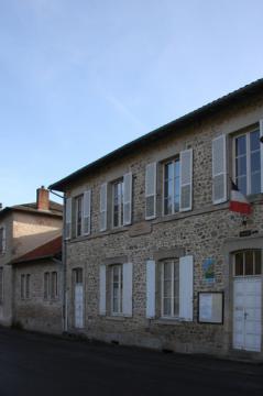 Eyjeaux : ancienne mairie, école communale