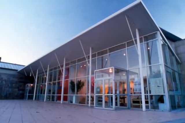 Centre-culturel-Jean-Pierre-Fabregue