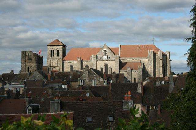 Vue sur Saint Yrieix, sa collégiale et sa Tour du Plô