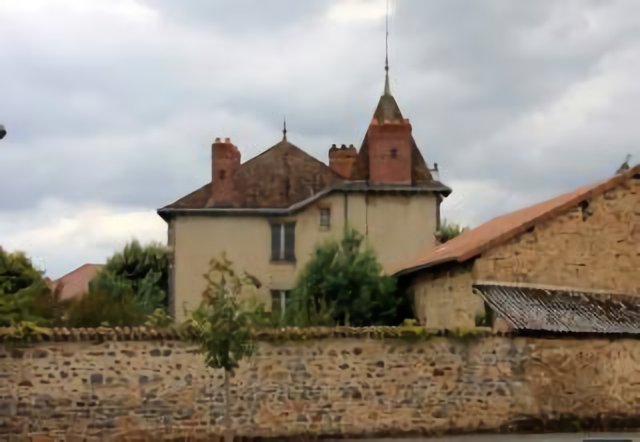 Boisseuil : château du Bourg