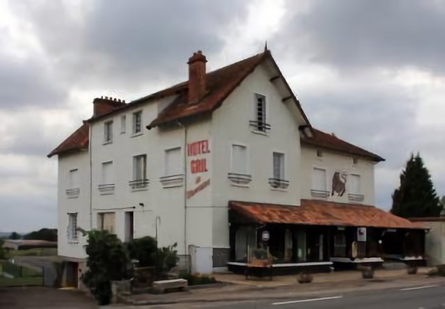 Boisseuil : hôtel gril