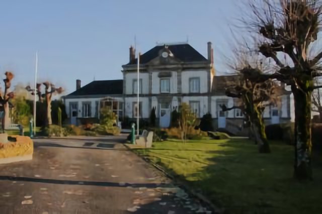 Saint-Sulpice-les-Feuilles : mairie