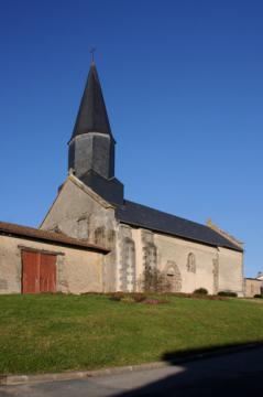 Dinsac : église 12è/13è siècles, remaniée