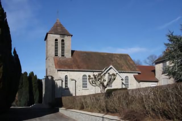 Saint-Hilaire-les-Places : église moderne des Places
