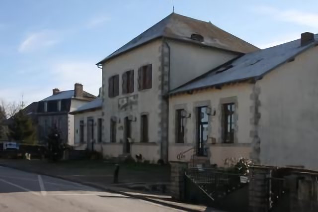 Saint-Hilaire-les-Places : mairie