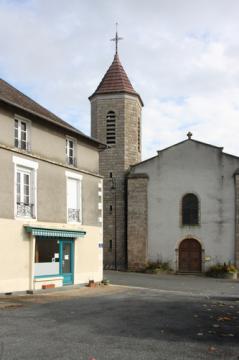 La Meyze : église d'origine romane, très remaniée