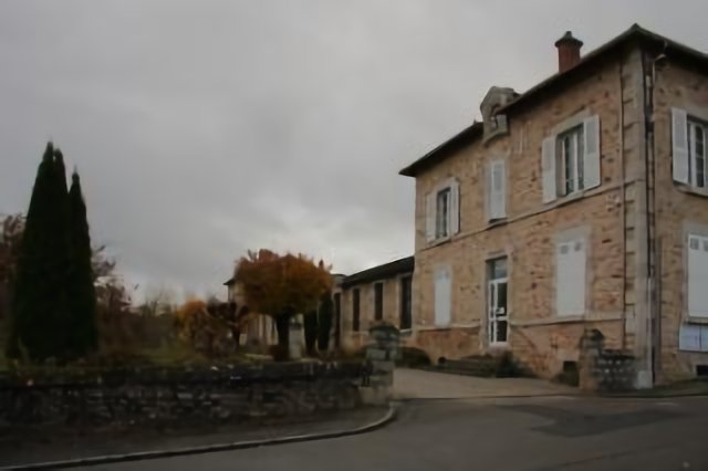 Saint-Priest-Ligoure : mairie