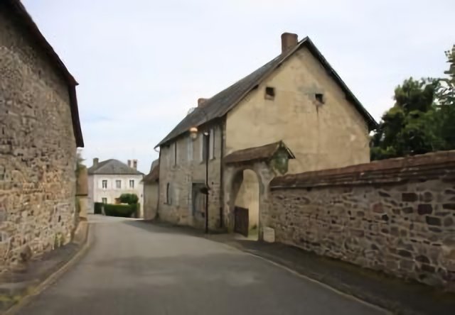 La Porcherie : entrée cochère en plein cintre
