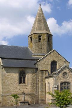 Nexon : l'église 12è siècle, nef gothique 15è.