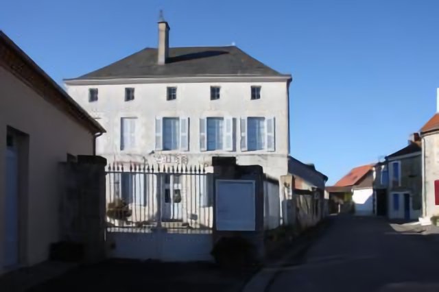 Dompierre-les-Eglises : mairie