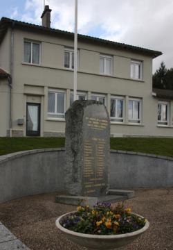 Bosmie-l'Aiguille : monument aux morts