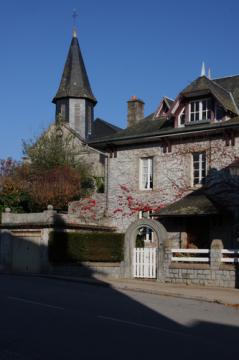 La Croisille-sur-Biance : rue de l'église