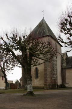 Cromac : église avec clocher tour