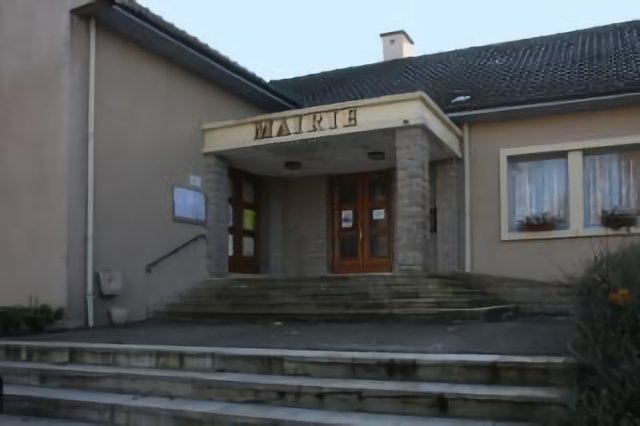 Arnac-la-Poste : mairie