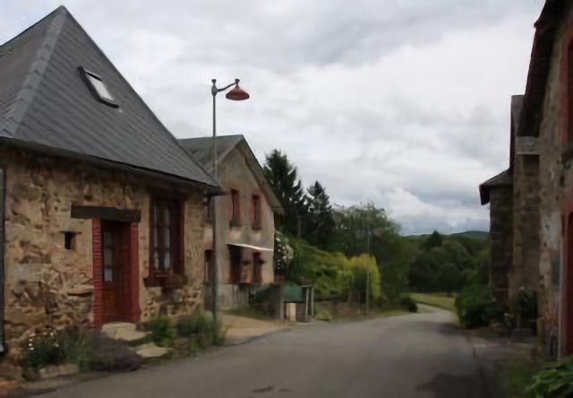 Saint-Méard : une rue du Bourg