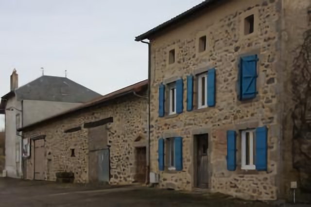 Burgnac : place de l'église