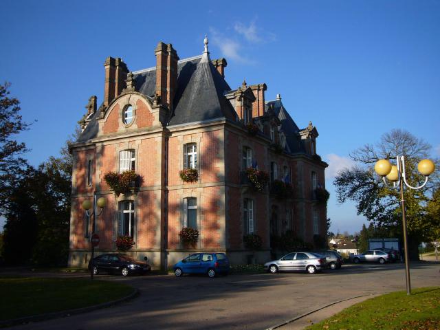 Mairie de Panazol, installée dans le château de la Beausserie