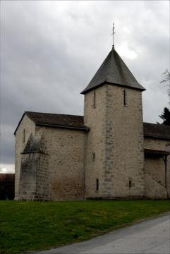 Roussac : église romane clocher carré daté de 1727