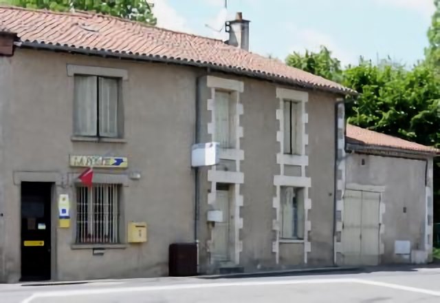 Saint-Bonnet-de-Bellac : la poste