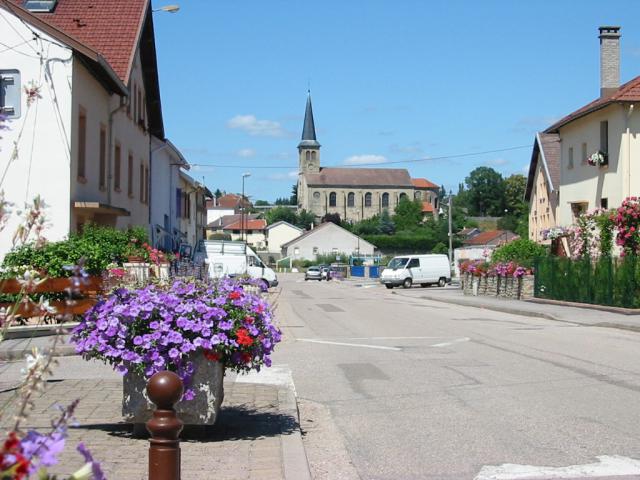 Jeuxey Le centre Commune du canton d'Épinal-Est (Vosges) Photo personnelle du 10 juillet 2006. Copyright © Christian Amet