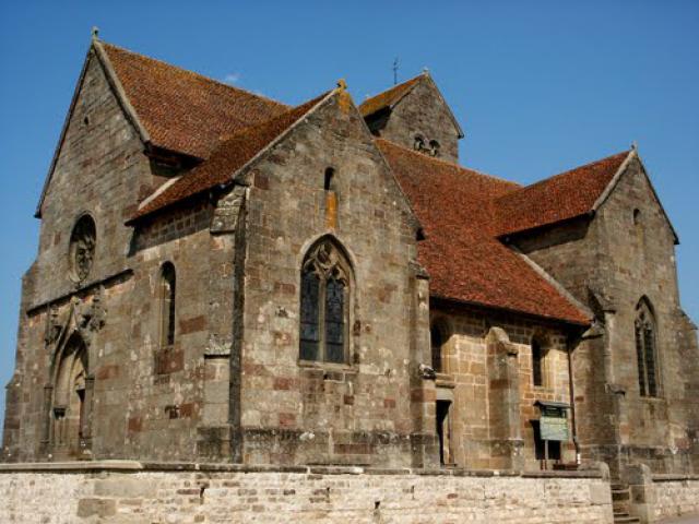 SAINT-JULIEN - L'ÉGLISE