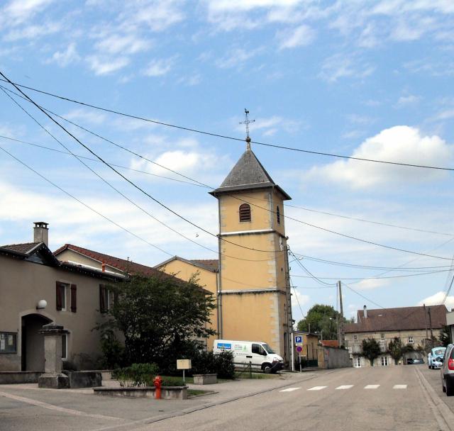 La tour d'église Saint-Cesaire d'Évaux-et-Ménil