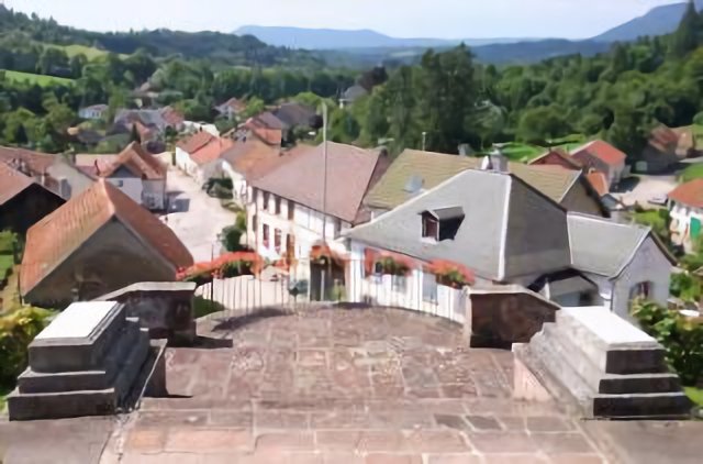 Lusse, Vosges, vue depuis le parvis de l'église