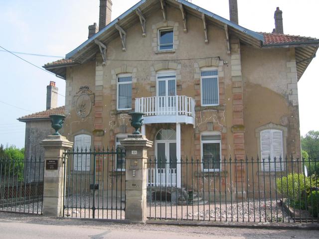 File:Charmes_Vosges_Maison_Maurice_Barres.jpg Conditions d'utilisation Catégorie:Image de commune des Vosges