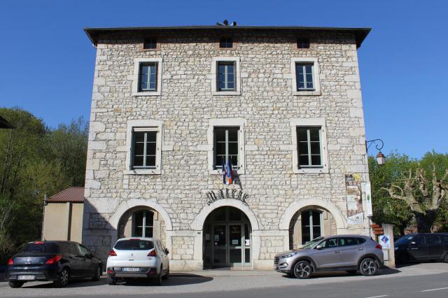 Mairie de Lhuis.