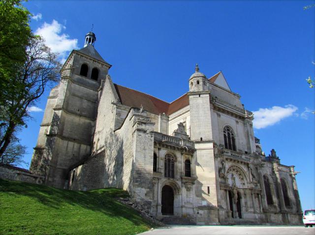 Eglise Saint-Pierre # Tonnerre (89) .
