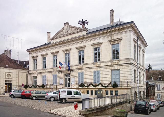 L'hôtel de ville de Tonnerre.