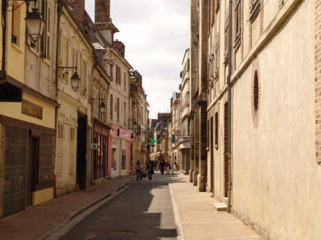 Rue des Déportés et de la Résistance