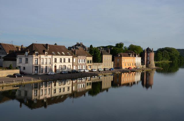 L'Yonne à Villeneuve sur Yonne, Yonne, France