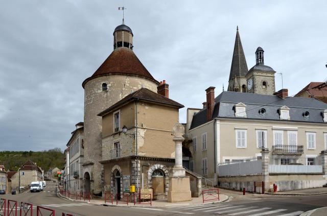 la Tour du Méridien a Vermenton, Yonne, France