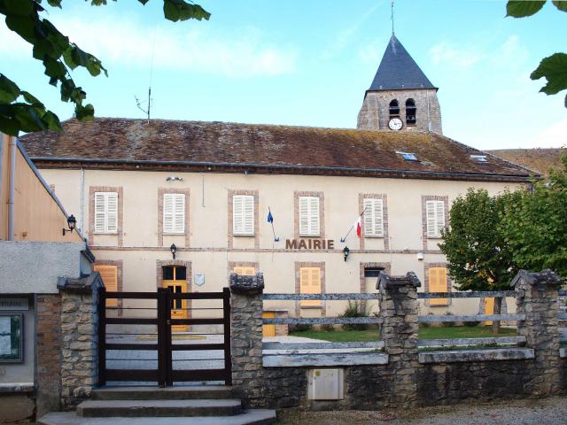 Michery (Yonne, France) ; la mairie.