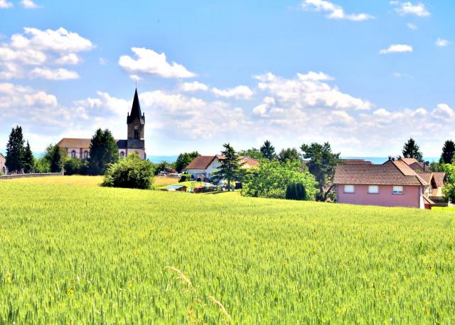 Centre du village de Bessoncourt, vu du chemin stratégique. Territoire de Belfort