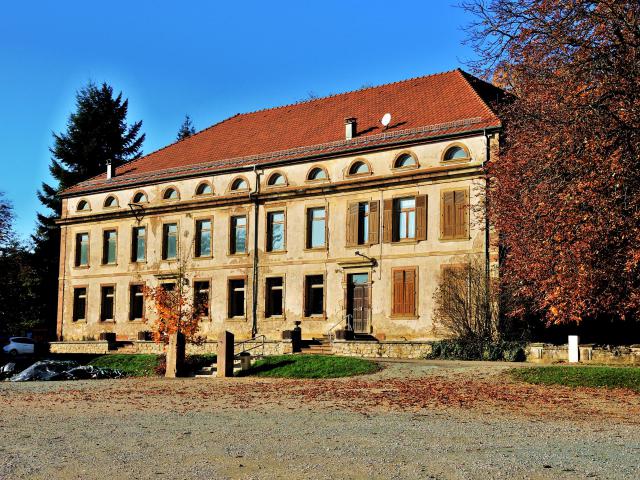 Château Lesmann. Commune de Roppe.