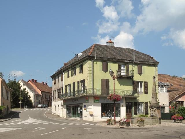 Cet édifice est répertorié dans la base Mérimée, base de données sur le patrimoine architectural français du ministère de la Culture, sous…
