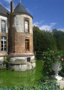 Tour Est du château de Pouy-sur-Vannes