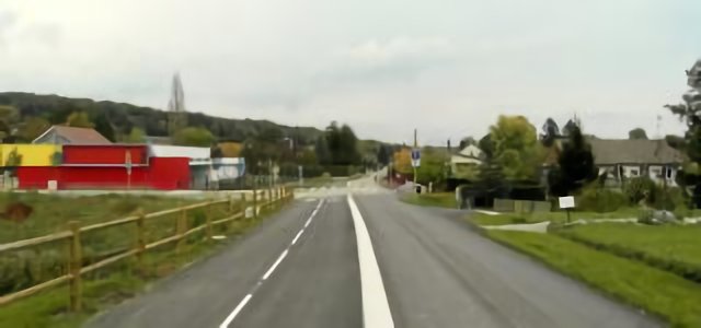 Ecole, vue de la Piste Cyclable à Vétrine