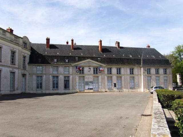 Façade de l'Hôtel-de-Ville de Dourdan (91)