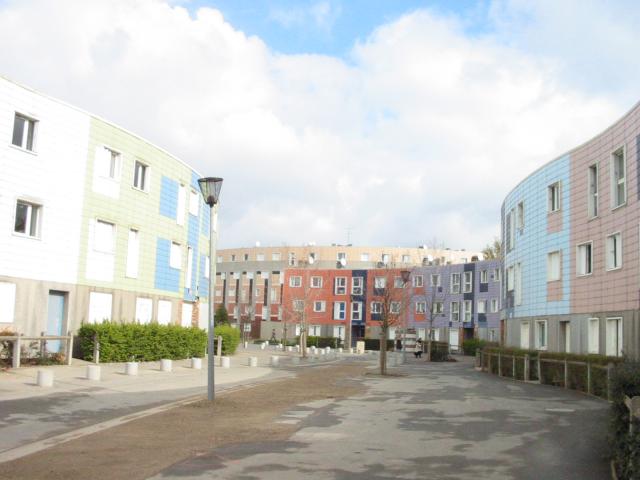 La Grande Borne, rue du Labyrinthe à Grigny (Essonne, France).