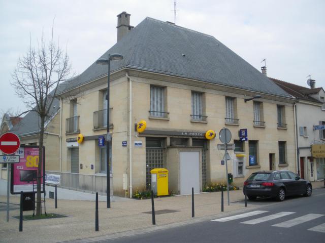 Bureau de Poste à Bures-sur-Yvette (Essonne, Île-de-France, France).