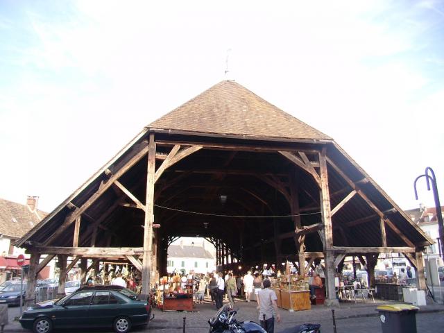 Façade Ouest de la grande Halle d'Arpajon (91)