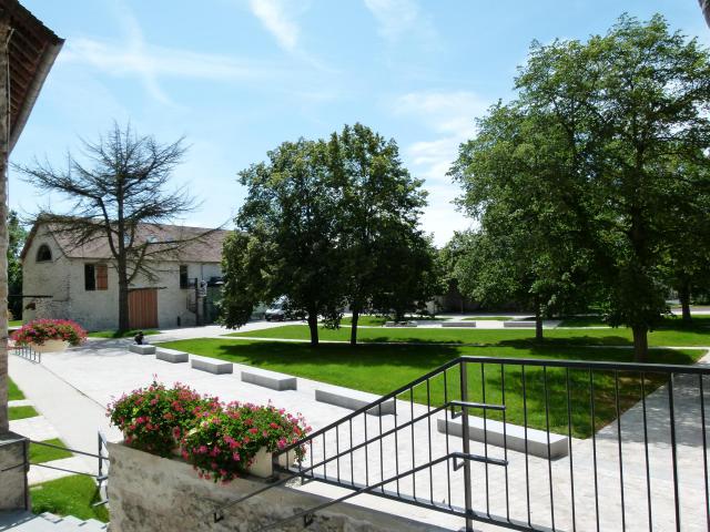 Cour des associations - la Ferme de Boussy-Saint-Antoine