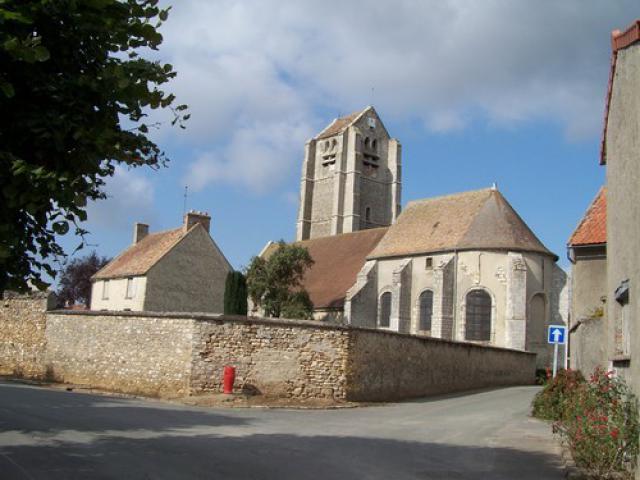 L'église St-Léonard des Granges-le-Roi (XIIe s.)